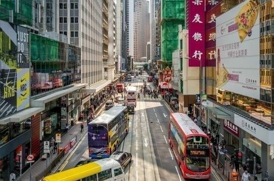 Генконсульство России рекомендовало избегать людных мест в Гонконге