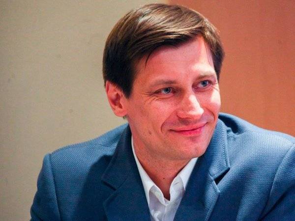 Дмитрий Гудков получил еще десять суток ареста
