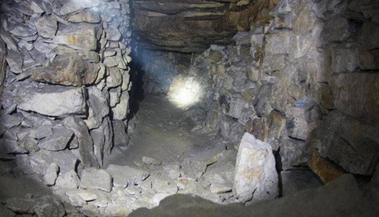 Во дворе школы в Китае нашли подземную гробницу древнего вельможи