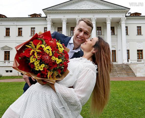 Более 700 пар поженятся 19 сентября в Москве