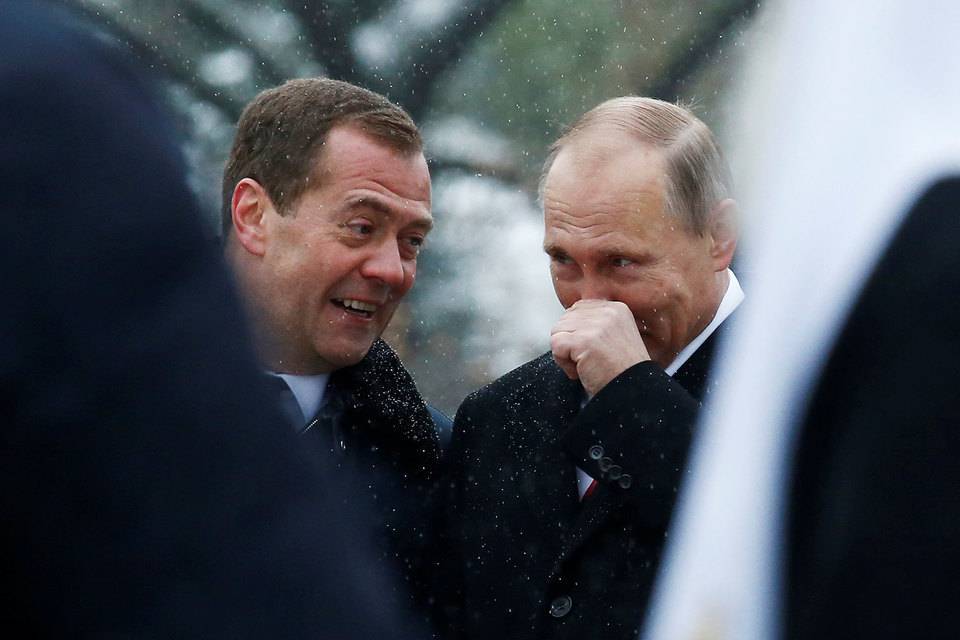 Медведев и Путин посмотрели на «Бе-бе-бе-интеллигента» Саакашвили как на идиота