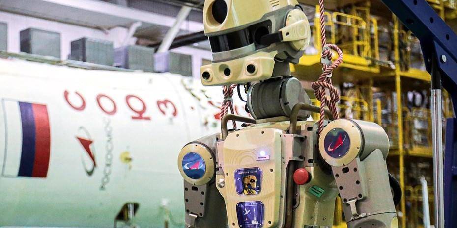 Корабль "Союз" с роботом Федором на борту могут затопить в океане