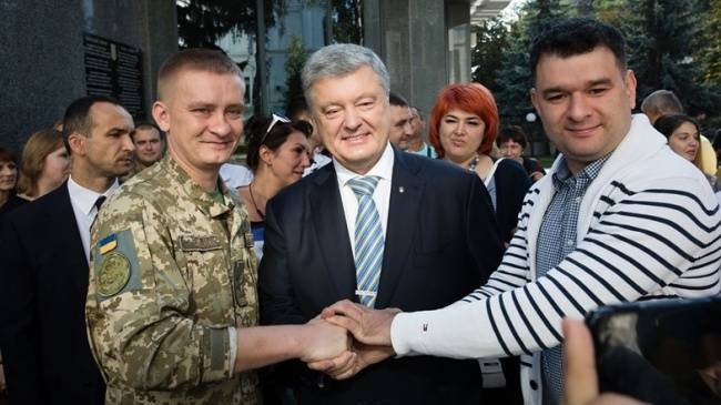 Порошенко оказался в компании с Януковичем не явившись на Майдан — Новости политики, Новости Украины