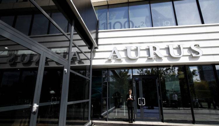 В Москве открылся первый шоурум автомобилей Aurus