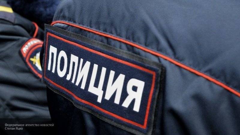 Тело женщины с перерезанным горлом обнаружили в Петербурге