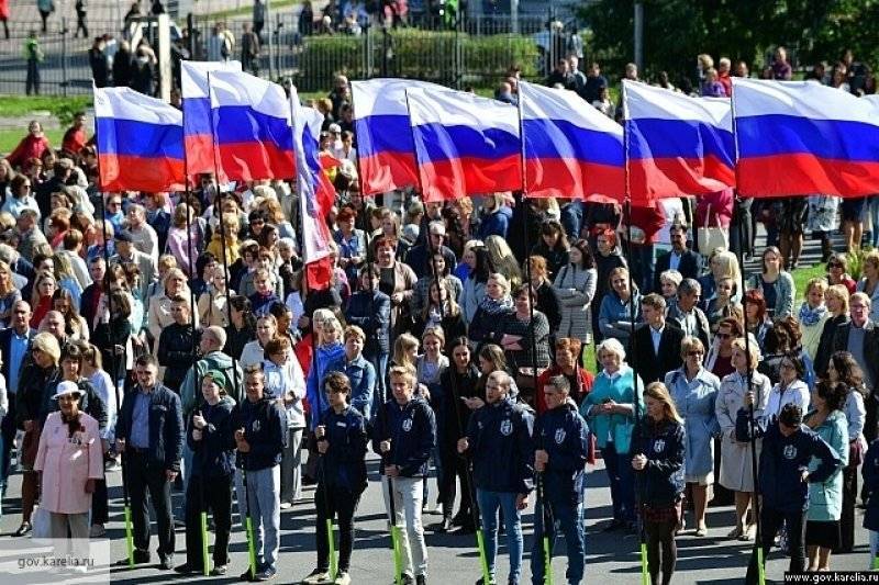 «Оппозиционные» СМИ получили свободный доступ на митинг-концерт в честь Дня флага в Москве