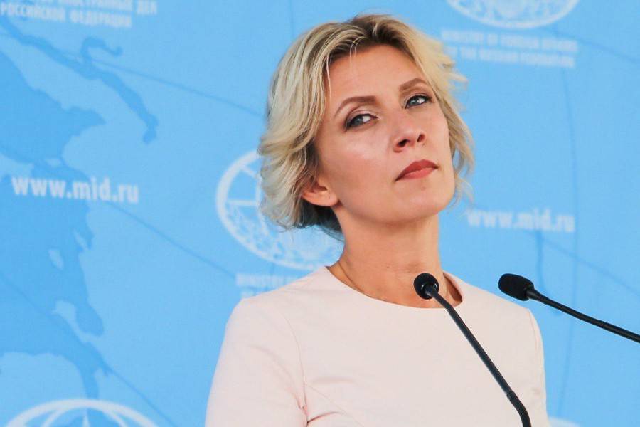 Захарова прокомментировала слова Омеляна об украинском флаге во Владивостоке