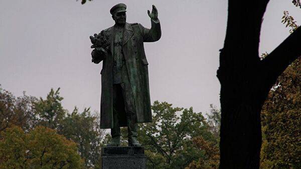 Посольство России в Чехии осудило спекуляции вокруг памятника Коневу