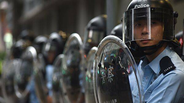 В Гонконге начались столкновения протестующих с полицией