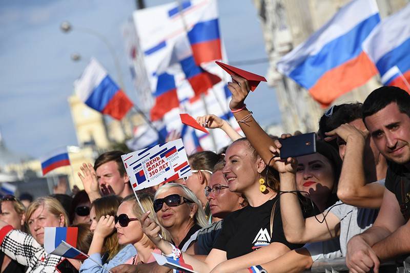 На концерт по случаю Дня российского флага пришли более 110 тысяч человек