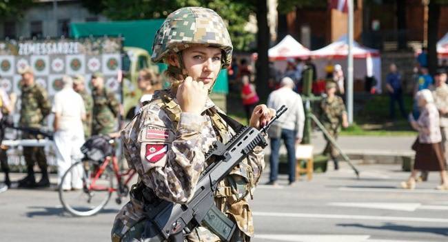 Латвийские земессарги могут получить более серьёзное оружие и бронетехнику