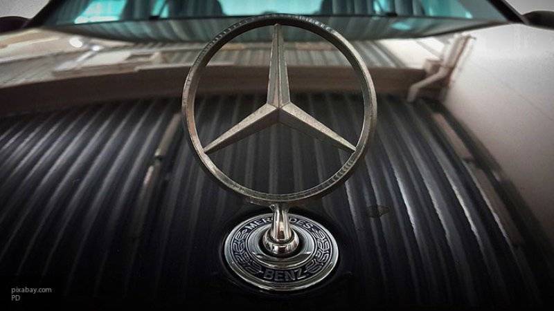Лимузин Mercedes-Benz 1966 года со стеклянной крышей продадут на аукционе