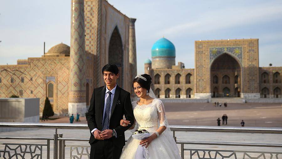 Сенат Узбекистана одобрил повышение брачного возраста для женщин
