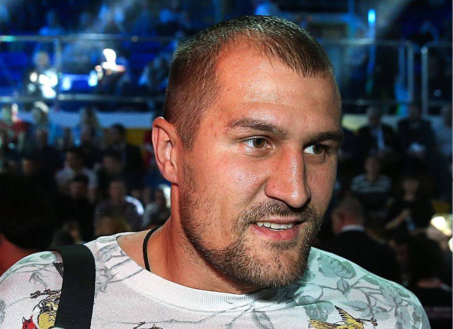 Боксер Ковалев посвятил свою победу над Ярдом Максиму Дадашеву. РЕН ТВ