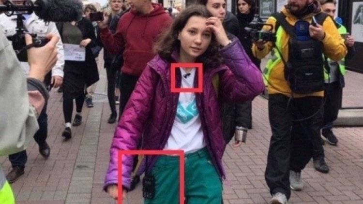 «Символ протеста» Мисик оскорбляла пришедших на митинг-концерт москвичей