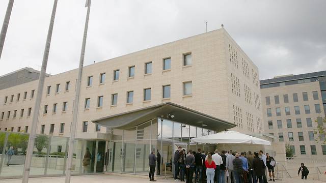 Израильских дипломатов лишили 15-шекелевых дневников из-за нехватки денег