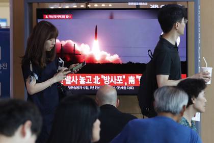 Северная Корея седьмой раз за месяц запустила ракеты в Японское море