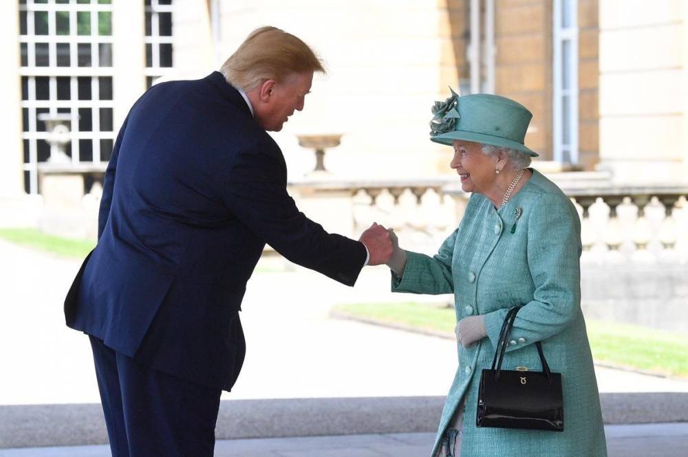 Елизавета II пожаловалась на испорченный из-за визита Трампа газон