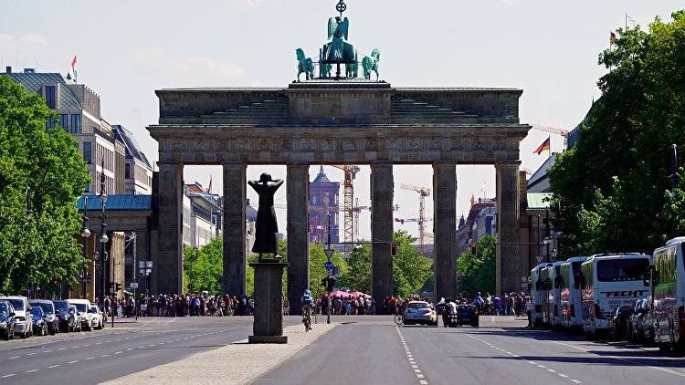 "Определенно осуждаем": правительство Германии требует удалить "Миротворец"