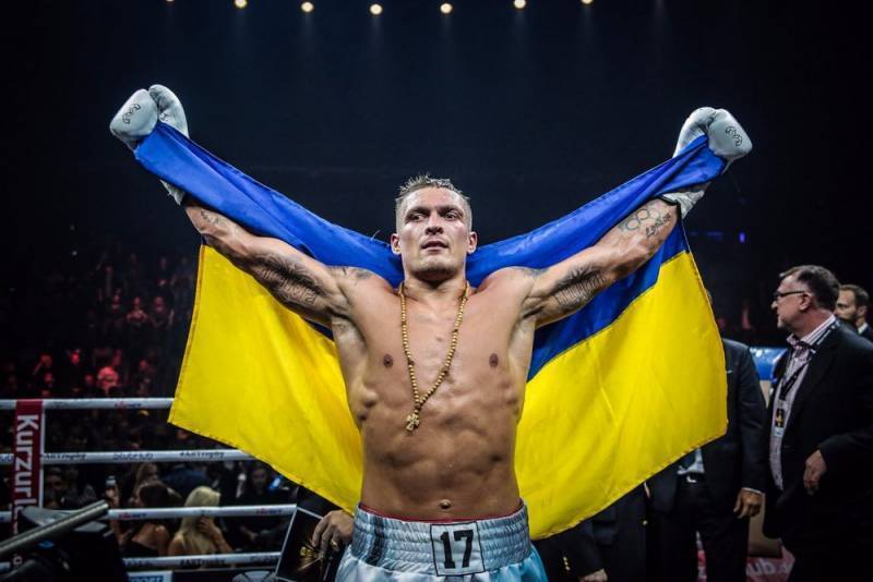 Украинский боксер Усик объяснил, почему не хочет драться с «русскими ребятами»