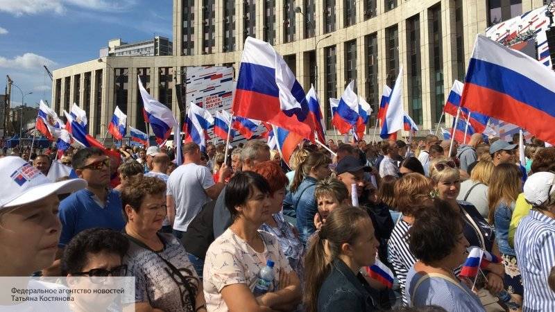 Либеральные СМИ попытались показать митинг-концерт на Сахарова с выгодной Западу стороны