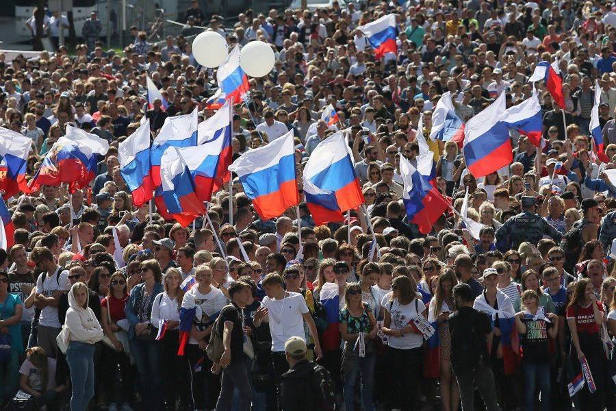 В праздновании Дня флага в Москве приняли участие около 500 тысяч человек