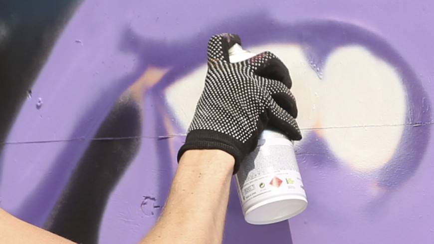 В Британии закрасили одно из известнейших граффити Бэнкси