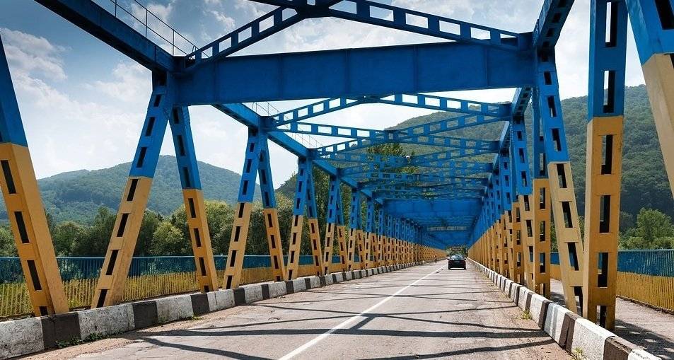 Одесский политик оценил обрушение выкрашенного национальные цвета Украины моста