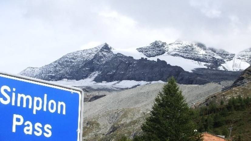 В Швейцарских Альпах при падении самолёта погибли три человека