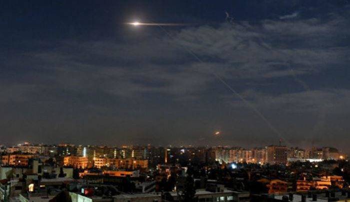 В небе над Дамаском замечены взрывы | PolitNews