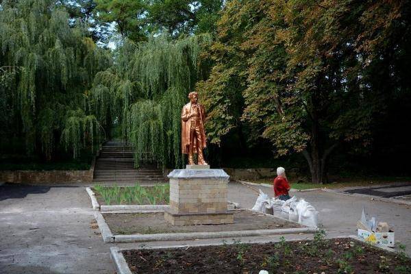 Напечатанный на 3D-принтере памятник Пушкину установили в Донецке