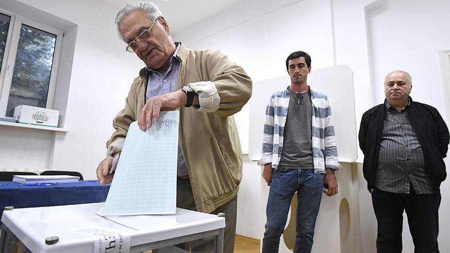 Кандидаты прогнозируют второй тур на выборах в Абхазии