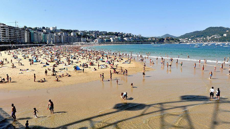 В Барселоне эвакуировали пляж из-за вероятности взрывчатки в море