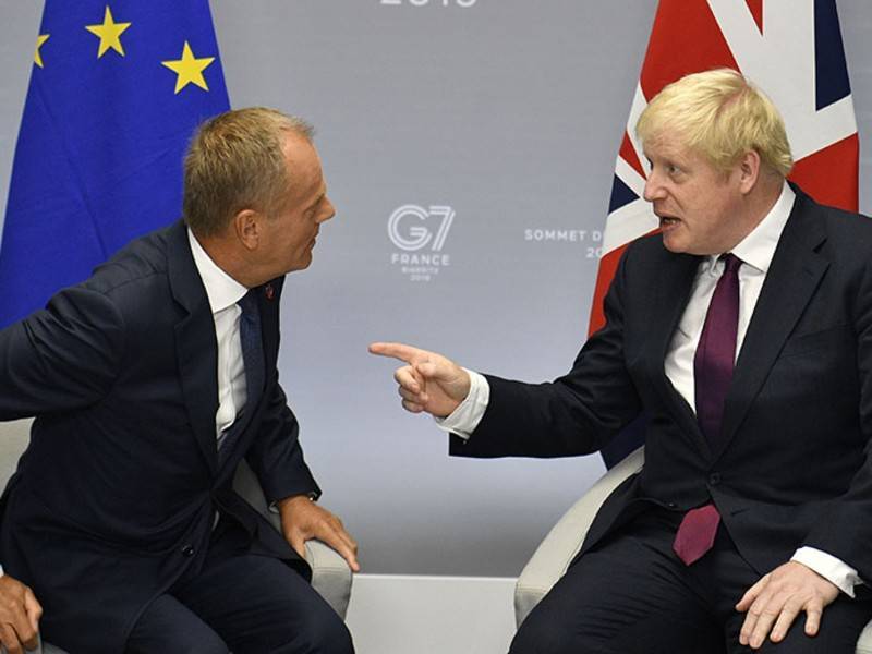 Туск и Джонсон не достигли прогресса на встрече по Brexit