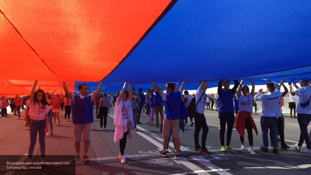Малькевич назвал зарождением новой традиции митинг на Сахарова в День национального флага
