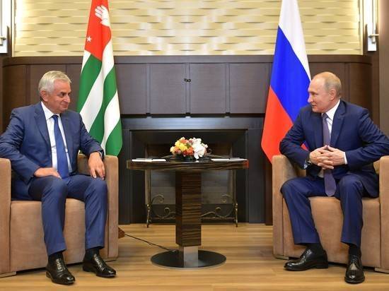 Выборы президента Абхазии: встреча с Путиным не гарантирует Хаджимбе победу