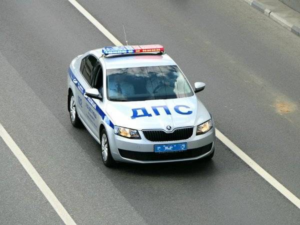 Камчатский СКР проверяет видео, на котором полицейский ударил мужчину в живот