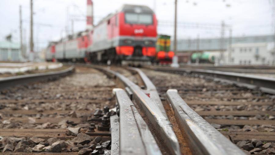 В Чечне закидали камнями следовавший в Петербург поезд