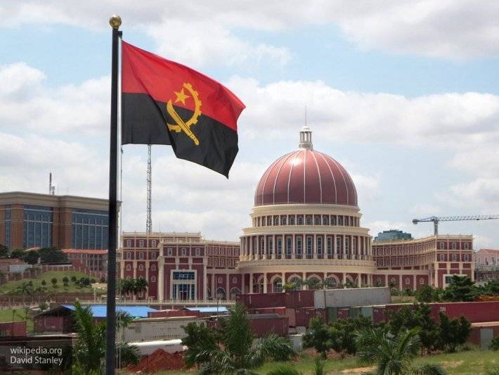 Глава МИД Анголы передал послание от президента страны Путину