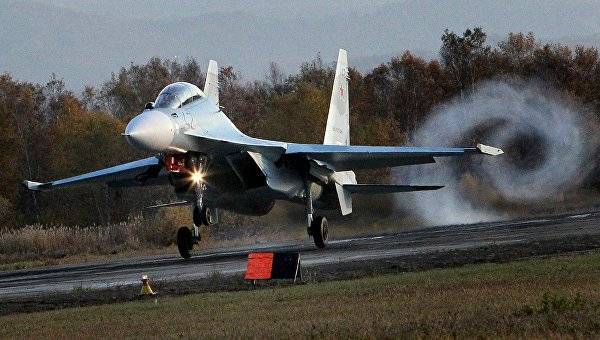 В небе над Крымом истребители "уничтожили" ракеты противника