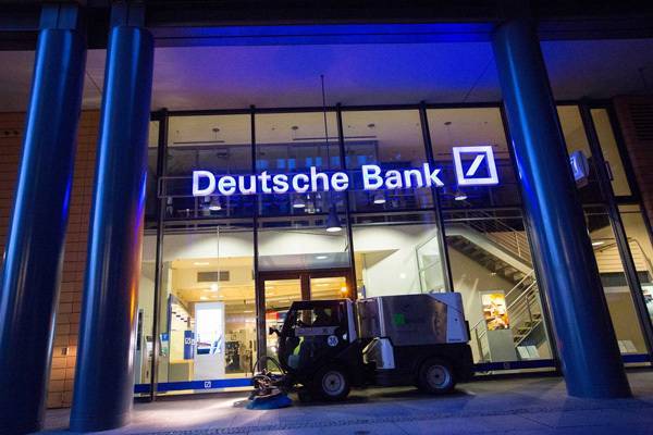 Deutsche Bank оштрафовали за&nbsp;устройство на&nbsp;работу родственников чиновников из РФ