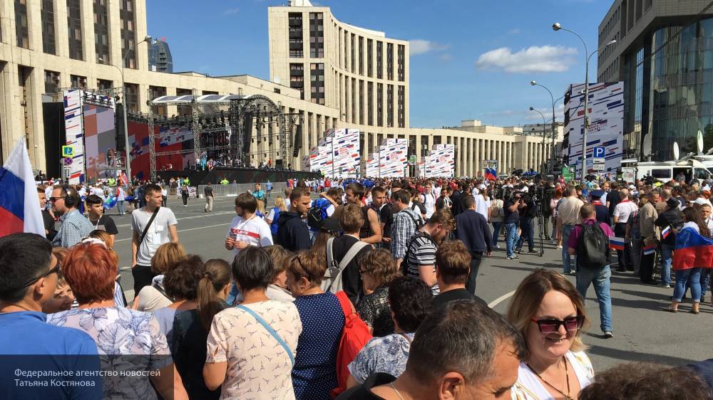 Свыше 100 тысяч человек посетили праздничный митинг-концерт на проспекте Сахарова