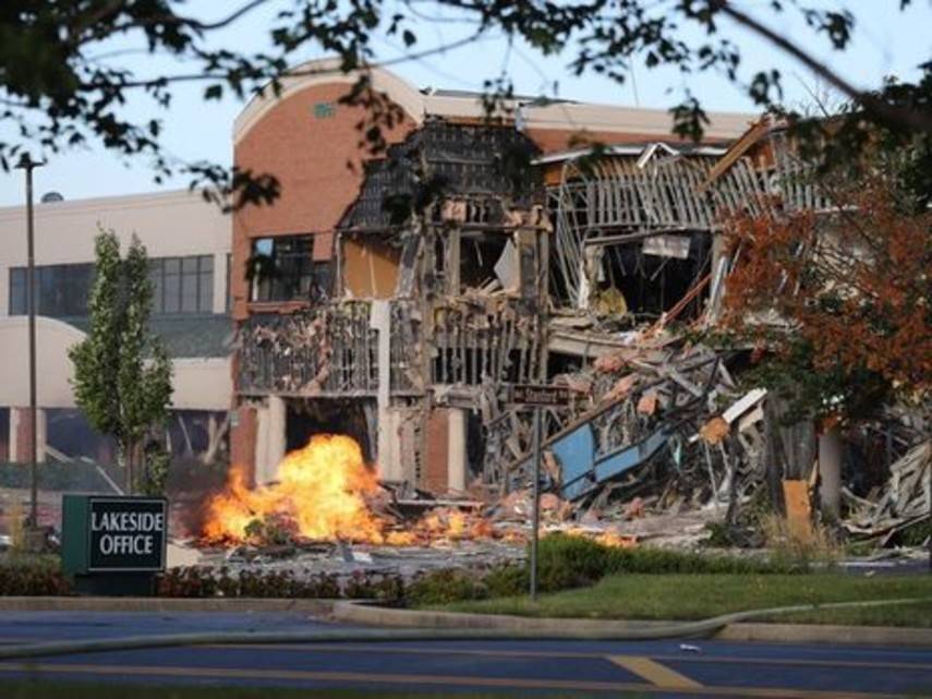 В США из-за взрыва газа разрушена часть торгового центра