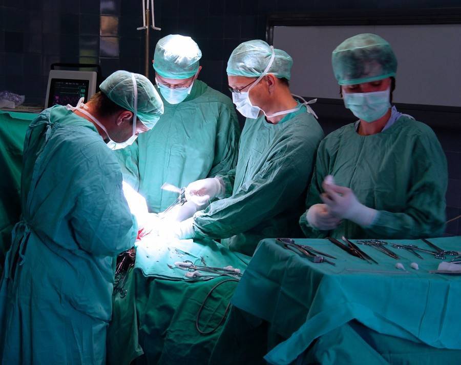 Онкологи удалили москвичке гигантскую опухоль яичника