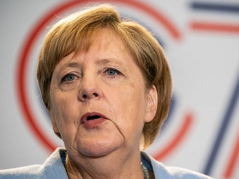Меркель одобрила переговоры между Путиным и Зеленским