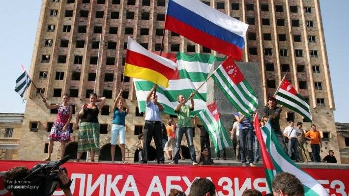 Республики Абхазия и Южная Осетия сегодня отмечают День независимости