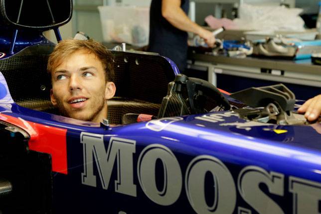 Пьер Гасли прошёл подгонку сиденья в Toro Rosso - все новости Формулы 1 2019