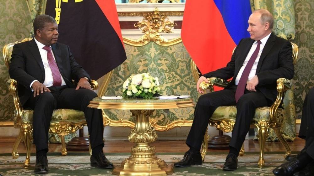 Глава МИД Анголы передал от президента страны послание Путину