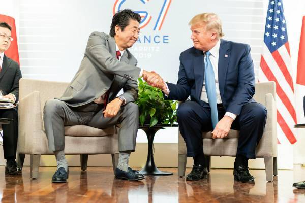 Синдзо Абэ выступил за возвращение России в G7