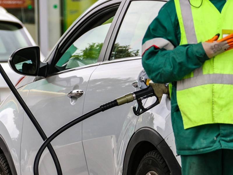 Производители снизили цены на бензин